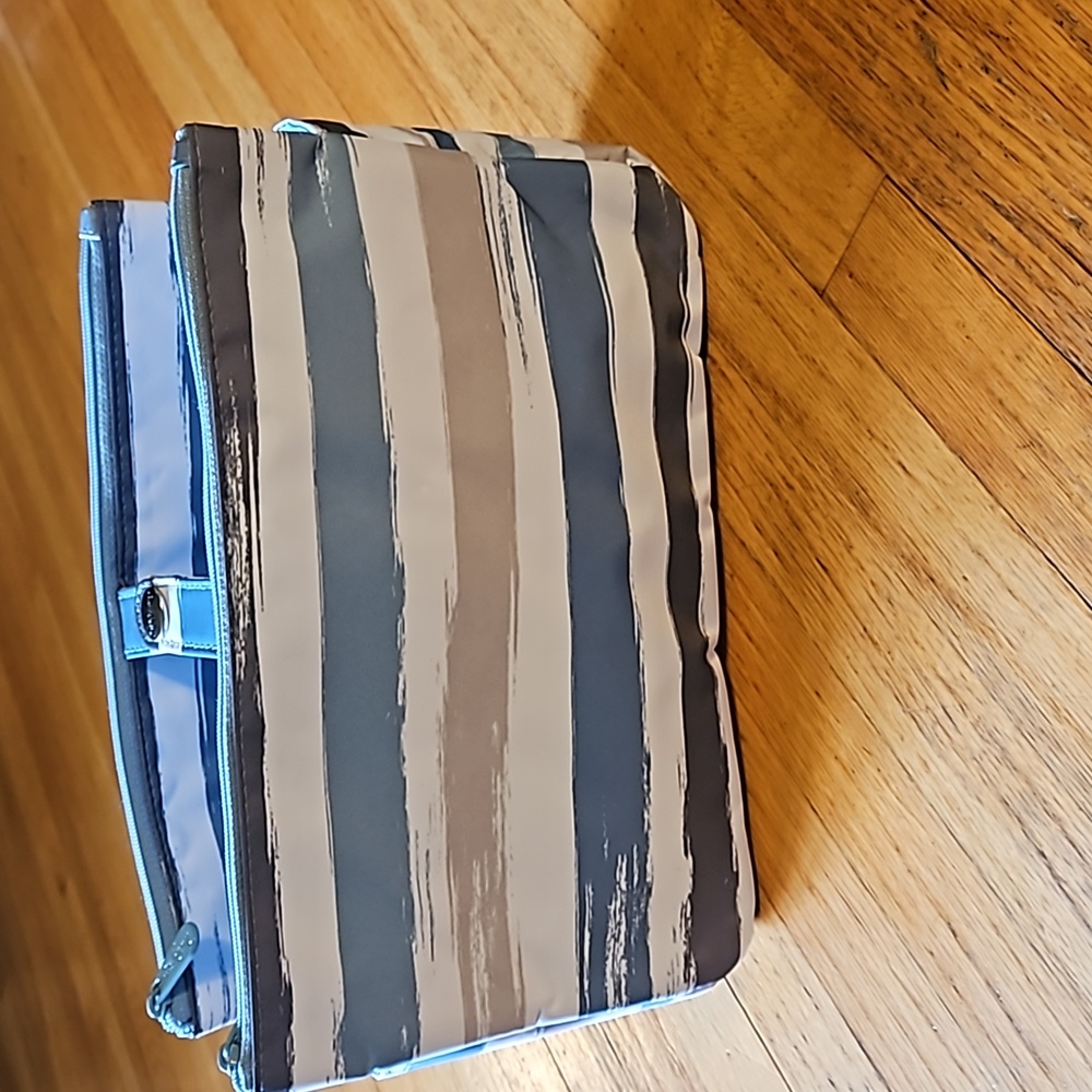 Thirty-one Swap-it-pocket
